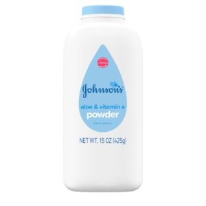 Johnson’s Baby Powder with Naturally Derived Cornstarch, Aloe & Vitamin E for Delicate Skin